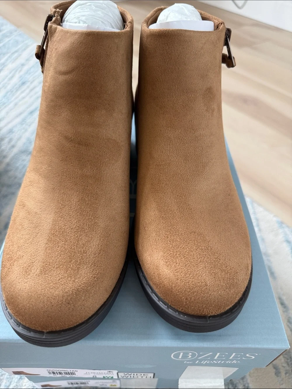 NIB Bzees Tan Outgoing Faux Leather Ankle Booties with Side Zip Sizes 8W & 9.5M